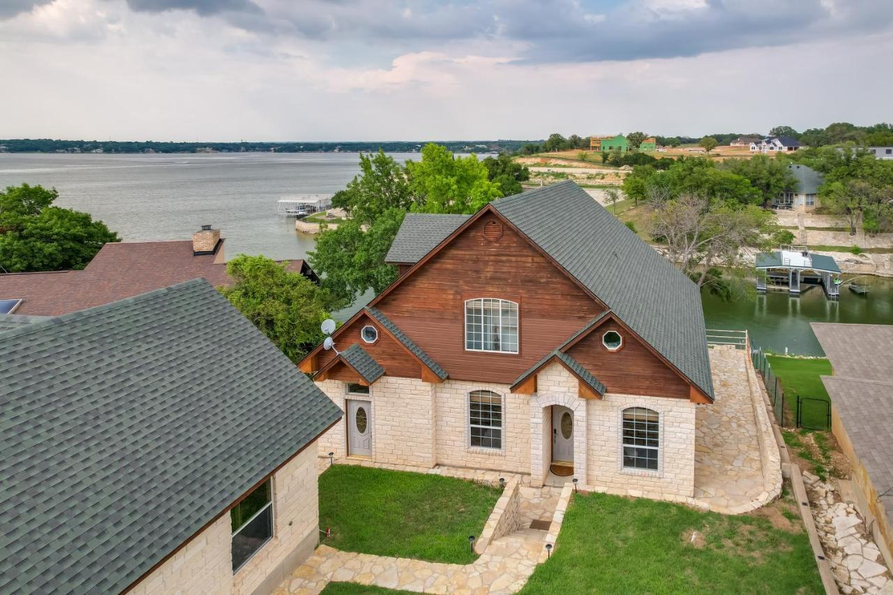 Spacious Lake Granbury Vacation Rental With Dock! Exterior photo